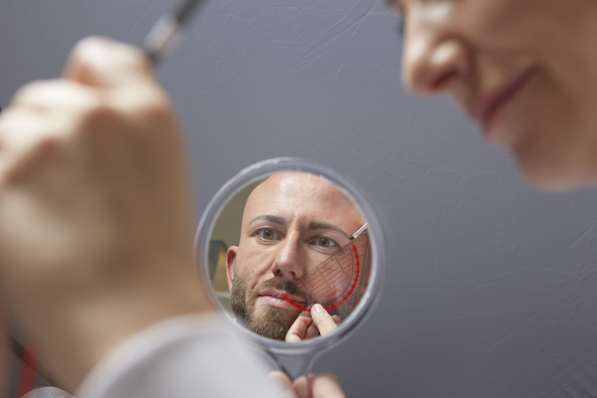 Permanent-Make-up-Beratung mit visagistischem Vorzeichnen